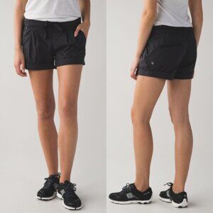 Lululemon Lululemon Spring Break Away Black Shorts Size 4 1134